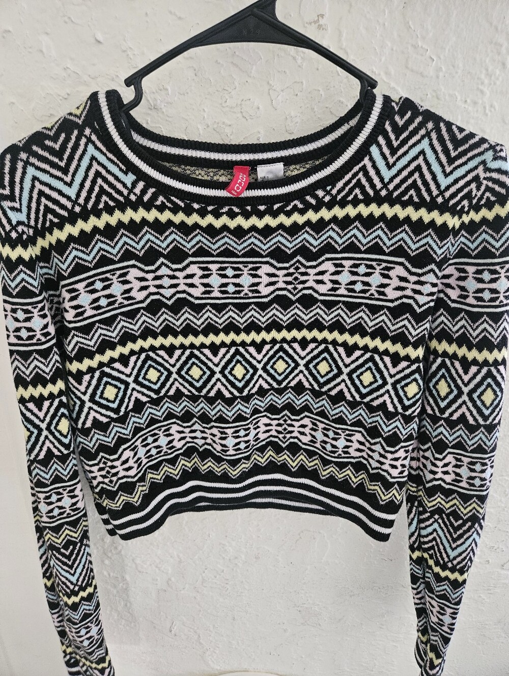 H&M Divided Cropped Fair Isle Geometric Knit Sweater Black/Pastel - Size S.